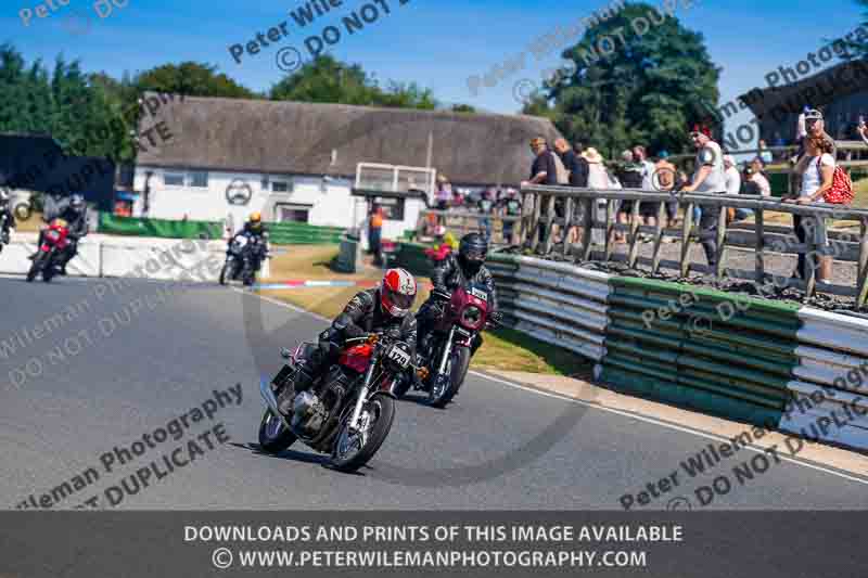 Vintage motorcycle club;eventdigitalimages;mallory park;mallory park trackday photographs;no limits trackdays;peter wileman photography;trackday digital images;trackday photos;vmcc festival 1000 bikes photographs